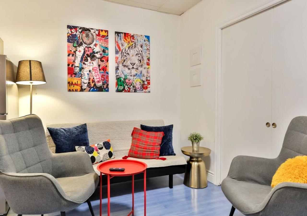 100 Meters To Subway - Montcalm Apartment Montreal