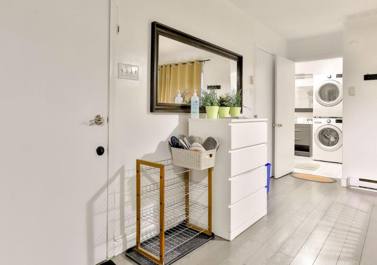 100 Meters To Subway - Montcalm Apartment