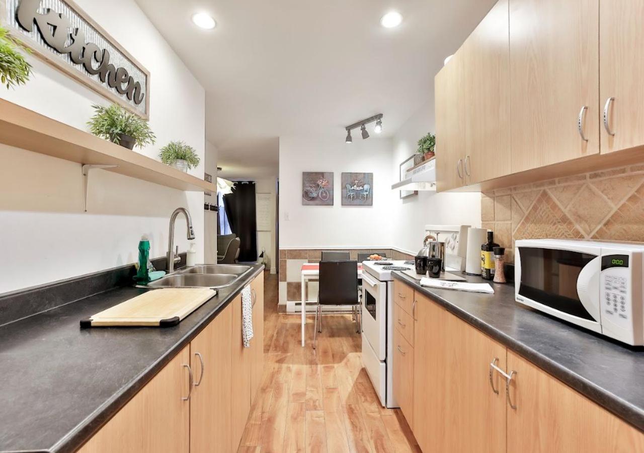 100 Meters To Subway - Montcalm Apartment *