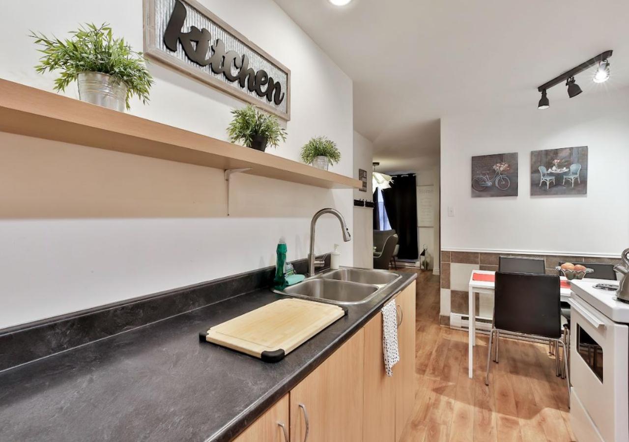 100 Meters To Subway - Montcalm Apartment Montreal