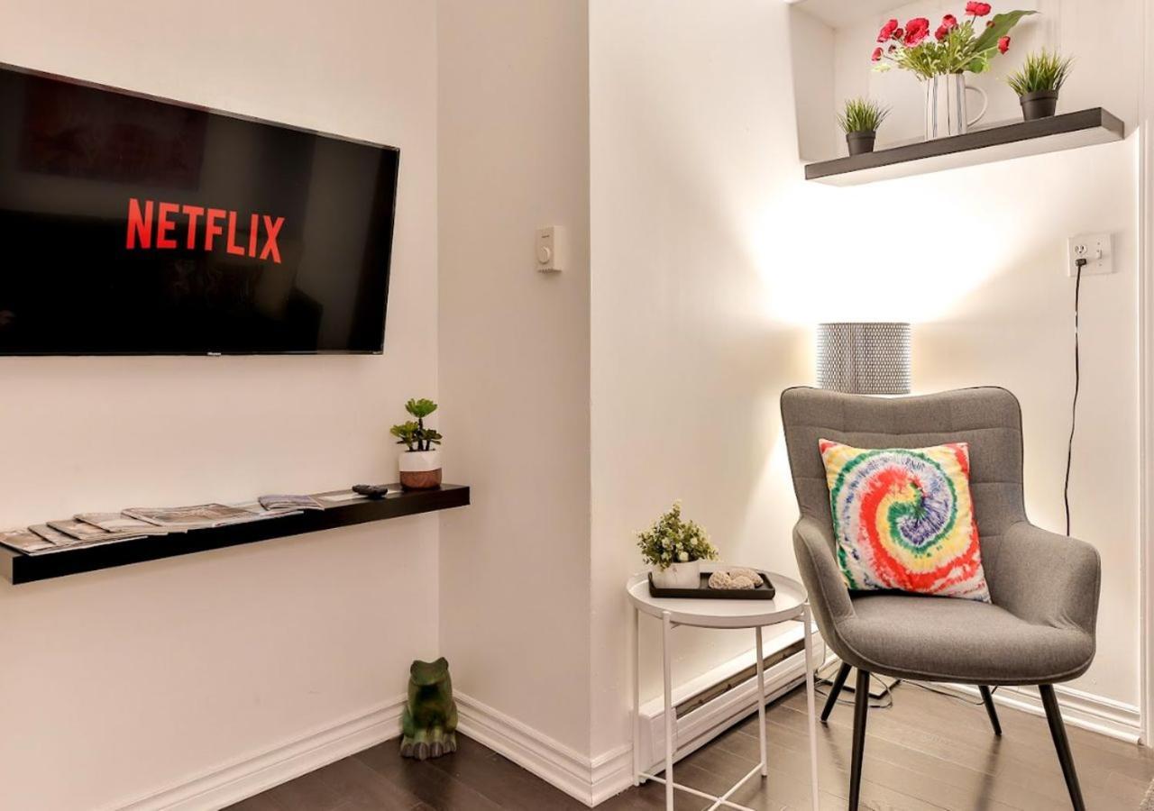 100 Meters To Subway - Montcalm Apartment Montreal