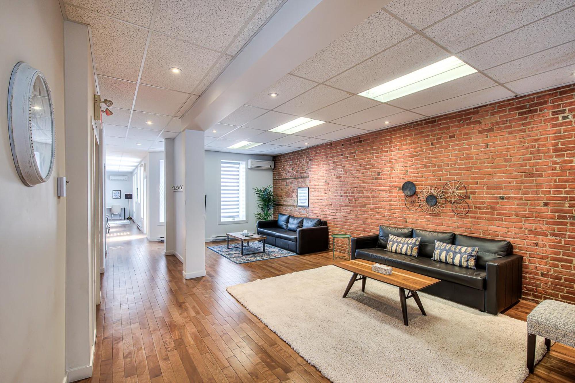 Bed & Breakfast Nightlife With Sophistication & Style - Newly Renovated Downtown & Plateau *