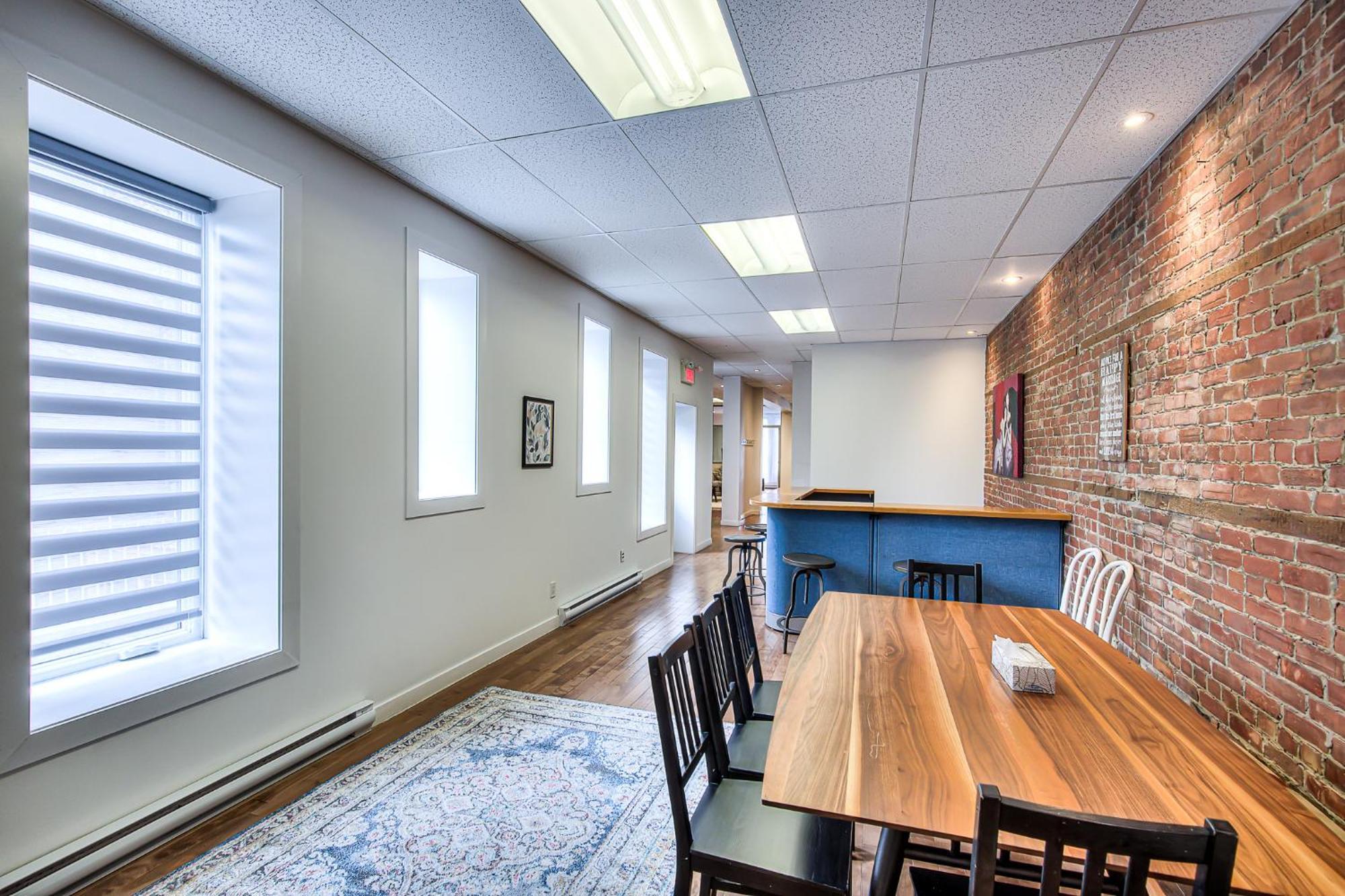Nightlife With Sophistication & Style - Newly Renovated Downtown & Plateau *