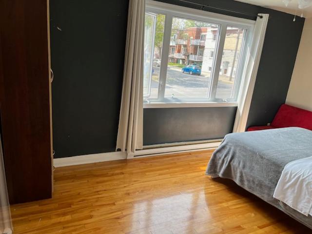 Cute & Spacious 2 Bdr Montreal