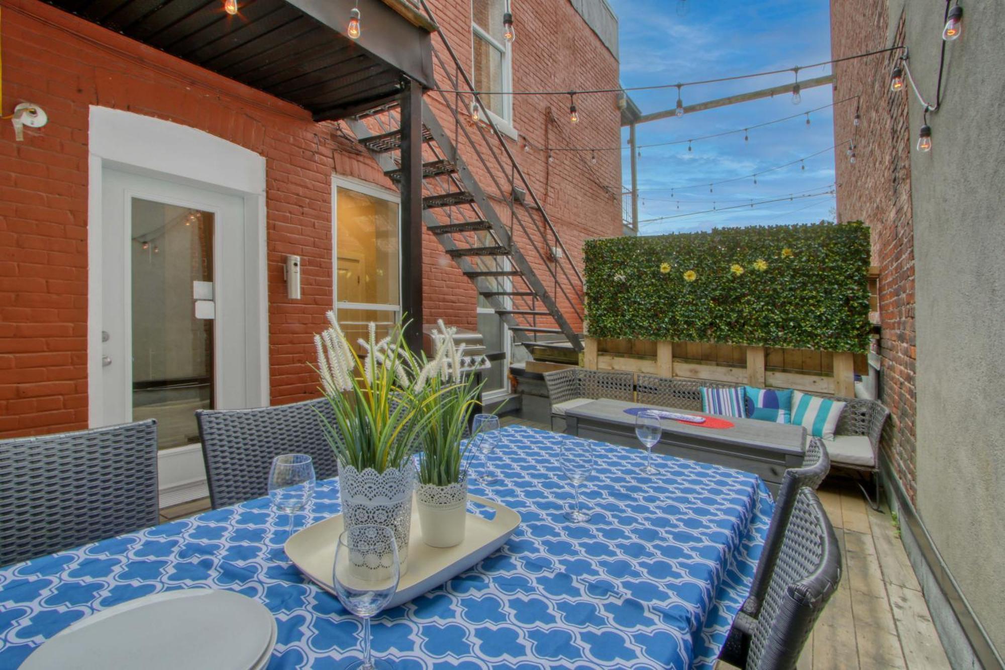 Mtlvacationrentals - The Fabfour Apartment Montreal
