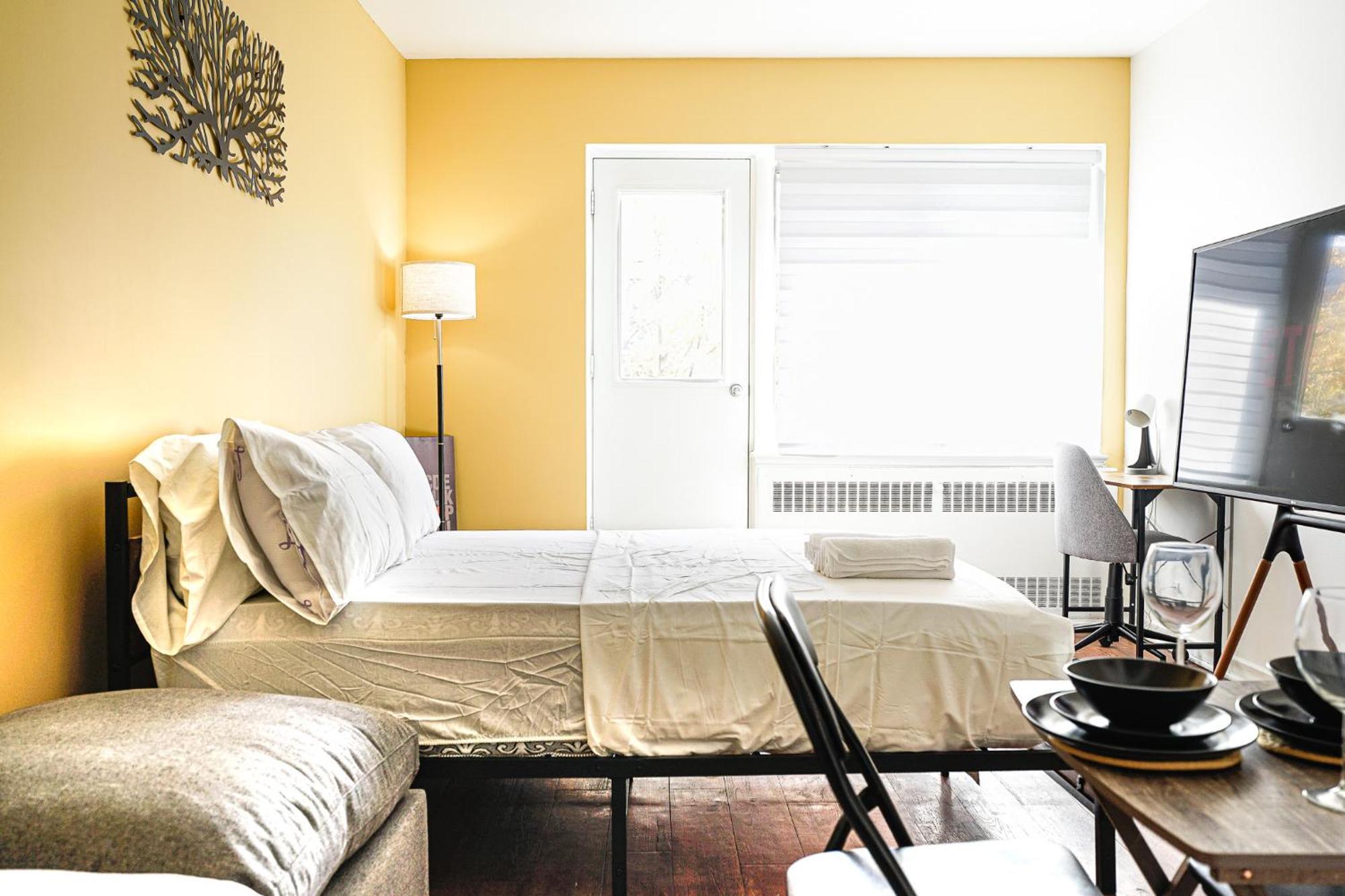 Moderne A Mcgill Parking Gratuit