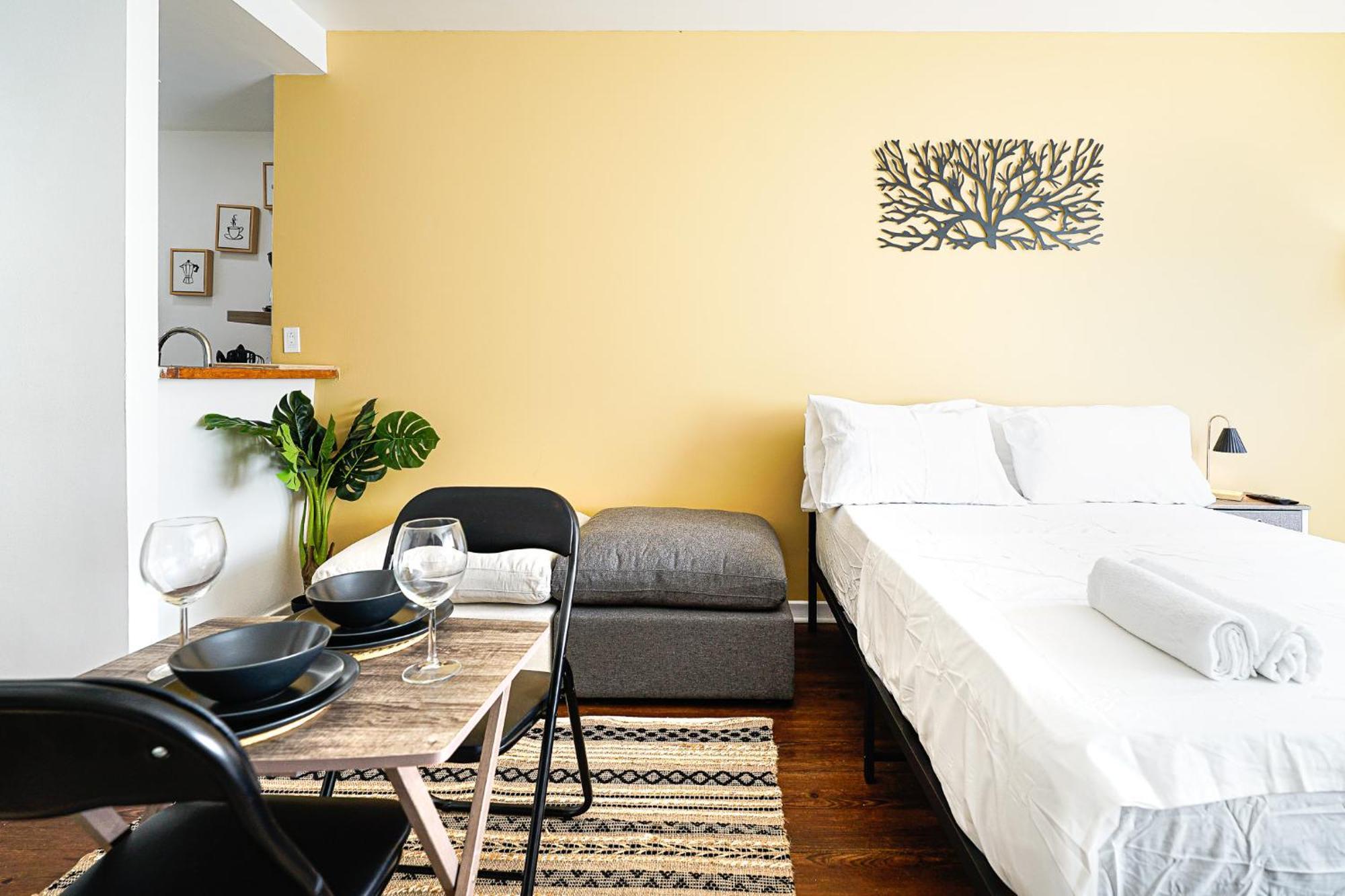 Moderne A Mcgill Parking Gratuit *