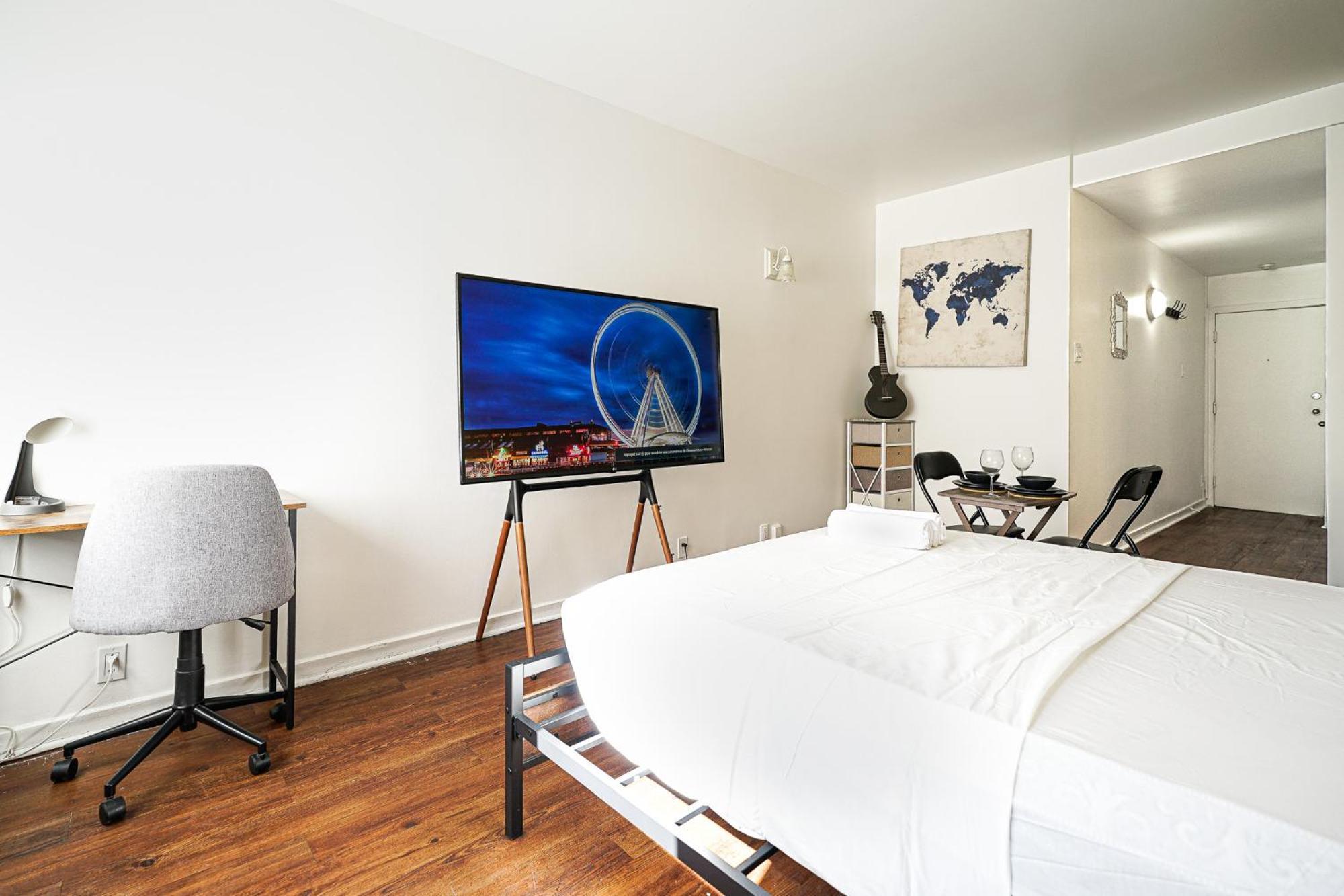 Moderne A Mcgill Parking Gratuit Apartment