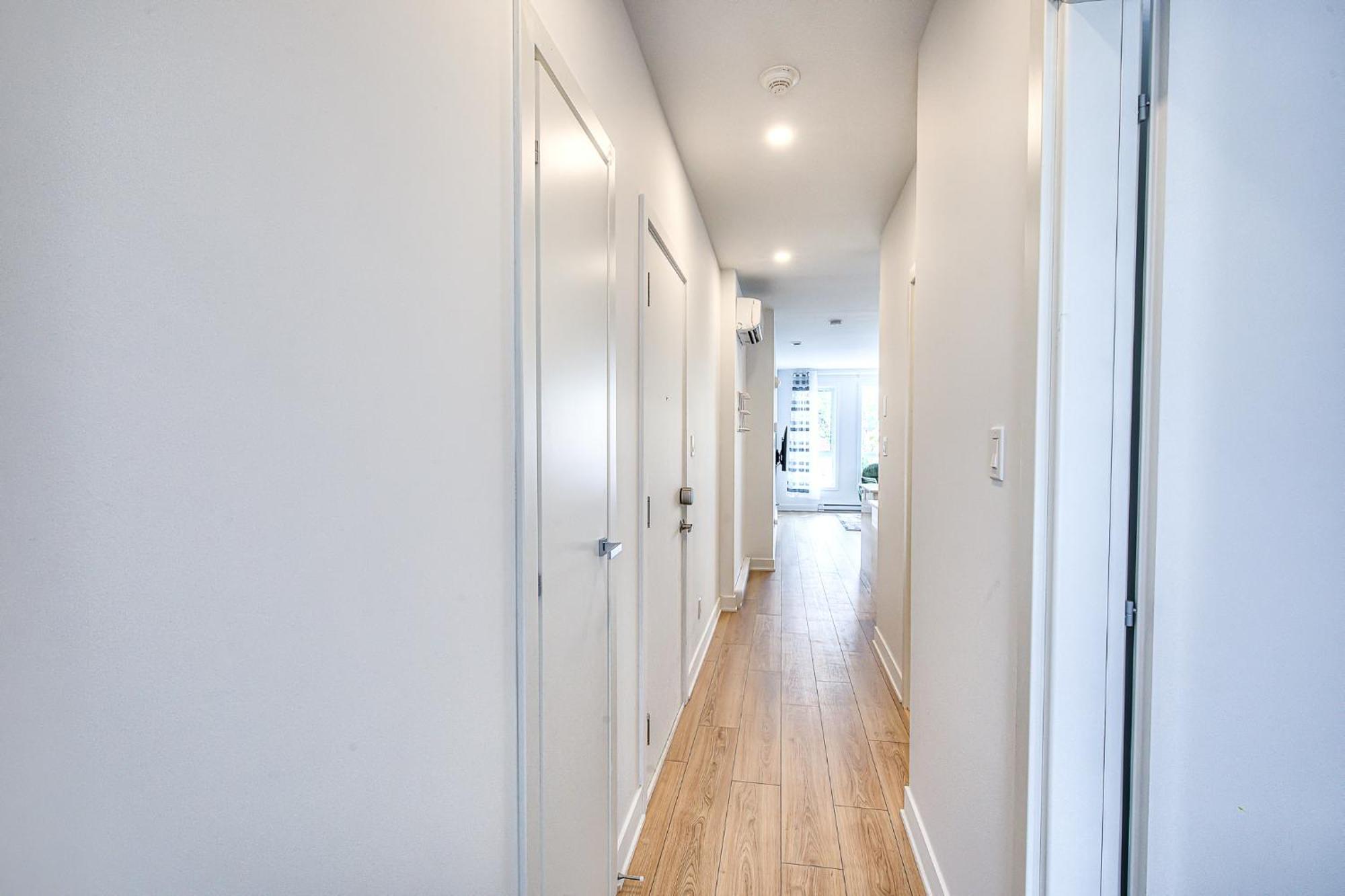 Beautiful & New! Renovated For Your Style Comfort Apartment Montreal