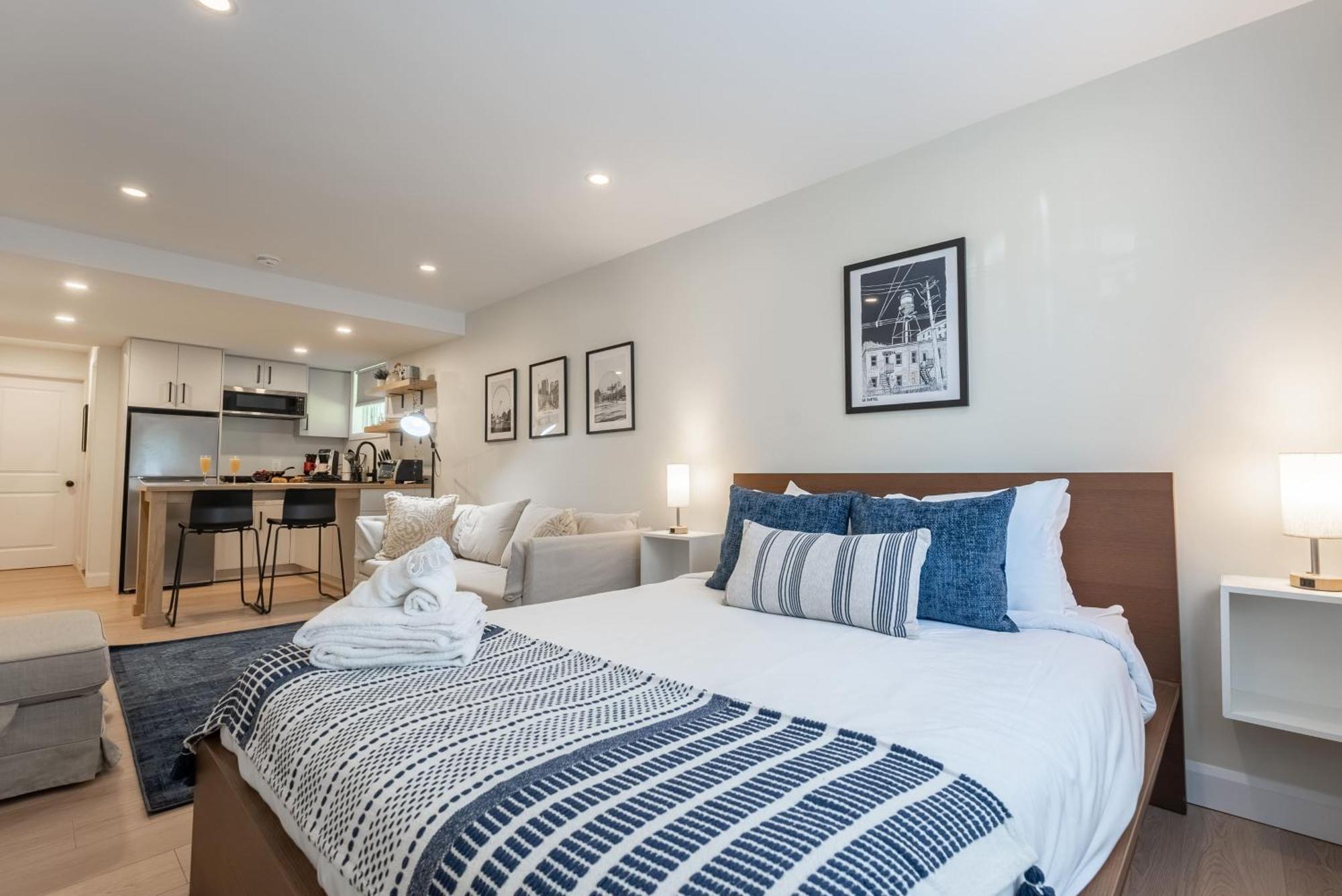 Apartment Mtl Oasis - Private Parking - Stylish And Practical Montreal
