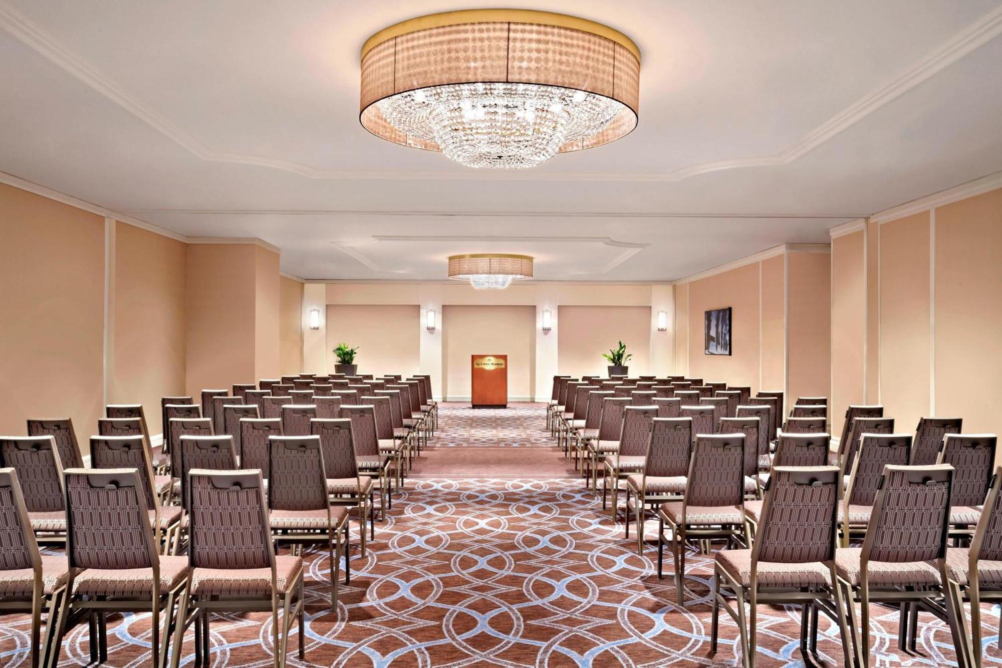 Hotel Le Centre Sheraton
