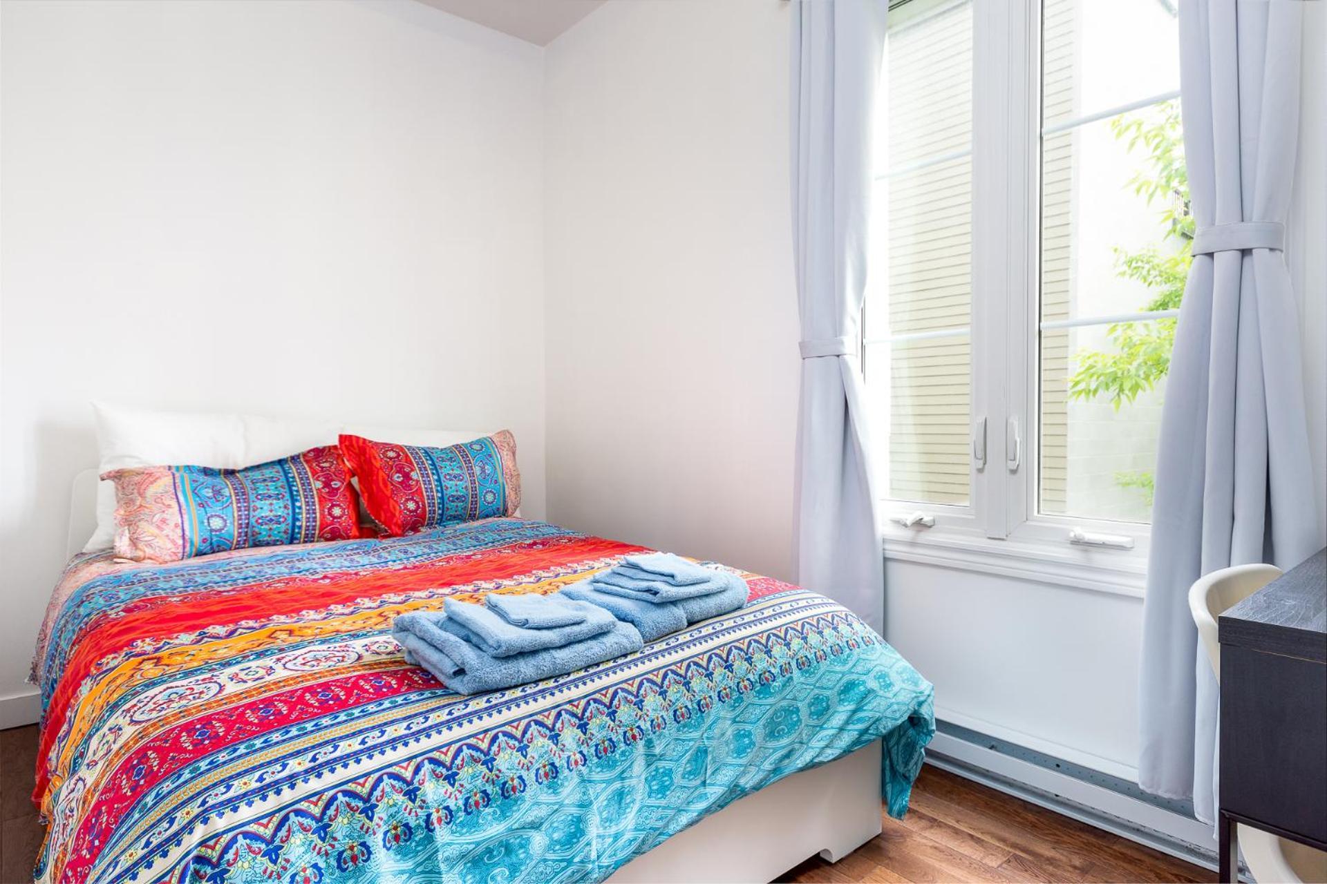 Amazing Three Bedroom In Facing A Park *