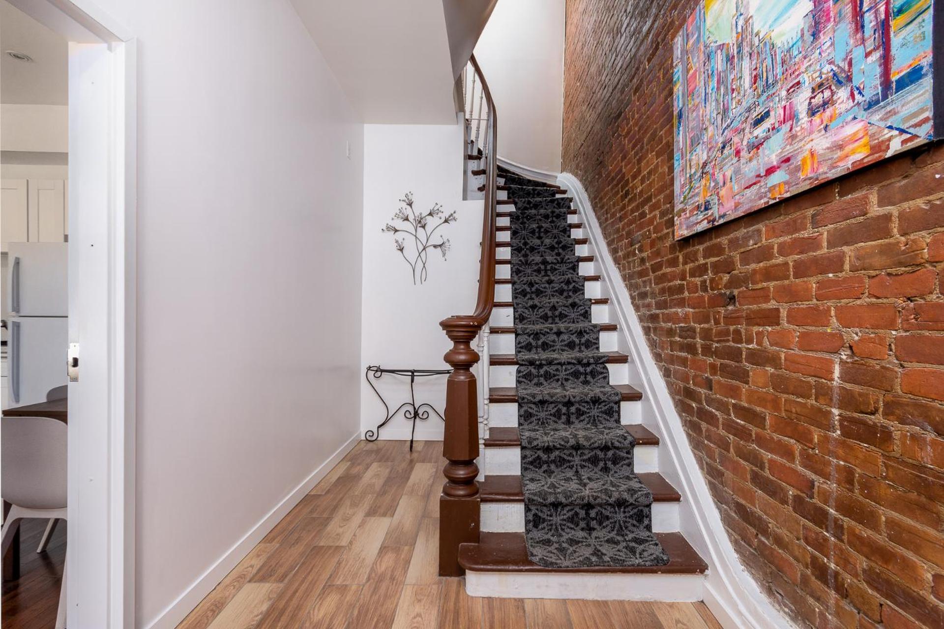 Amazing Three Bedroom In Facing A Park Apartment Montreal