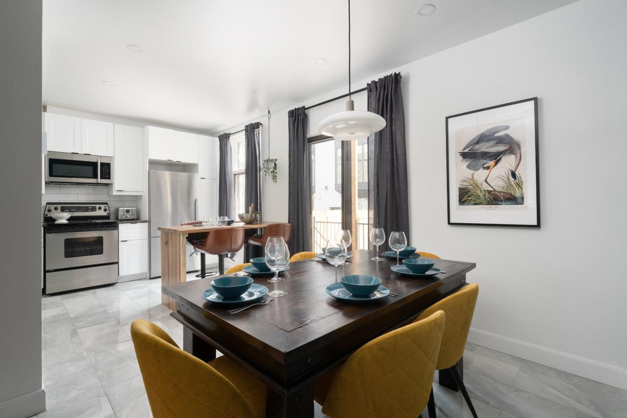 Luxury Old Parking With Yard Patio 10 Guests * Montreal