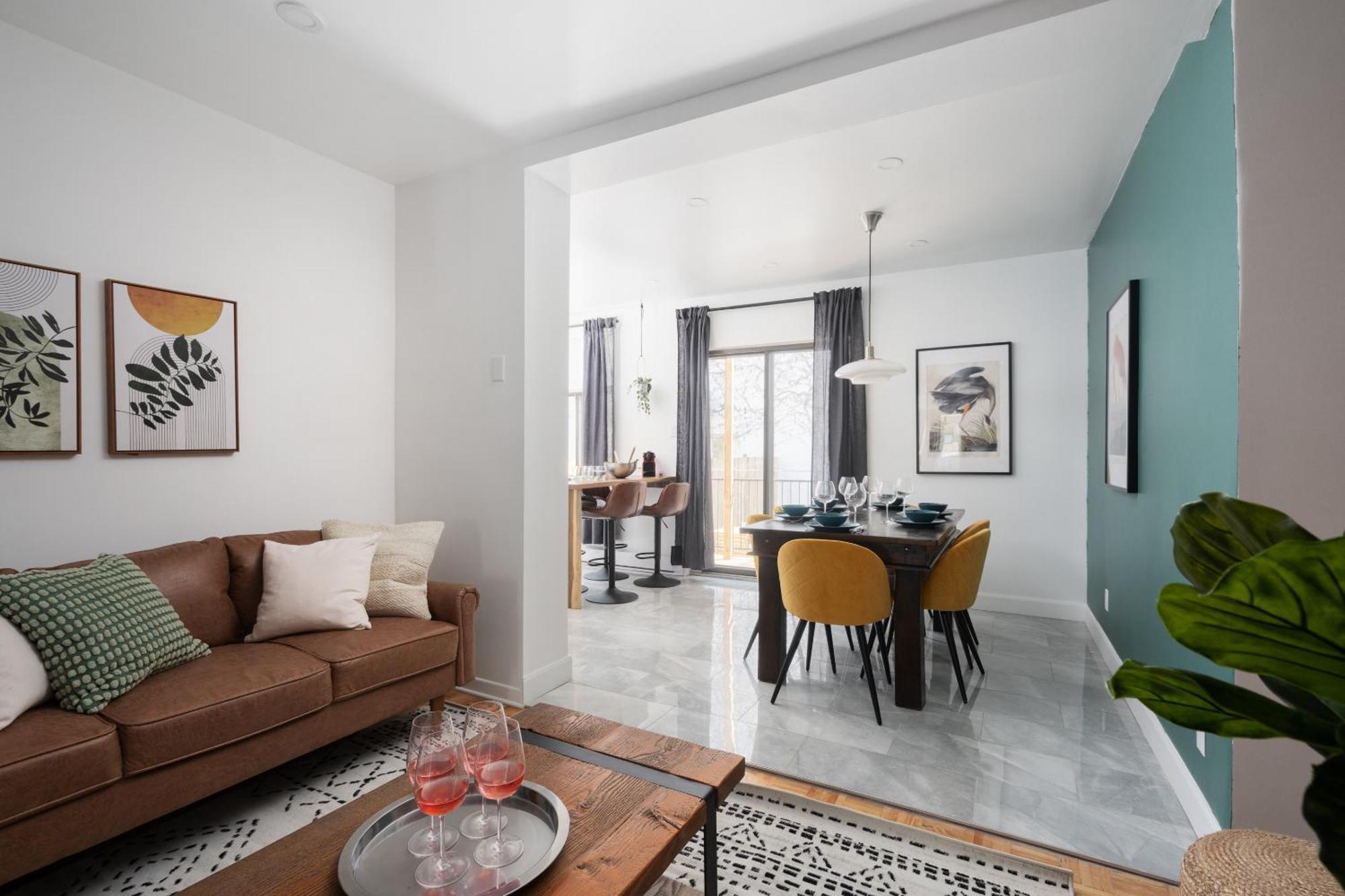 Apartment Luxury Old Parking With Yard Patio 10 Guests Montreal