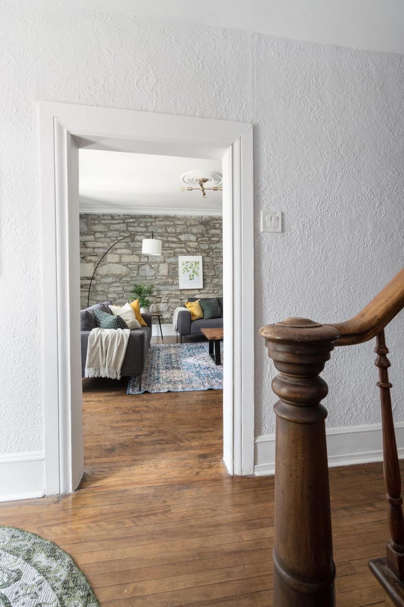 Luxurious Old Parking Patio 10 Guests Montreal