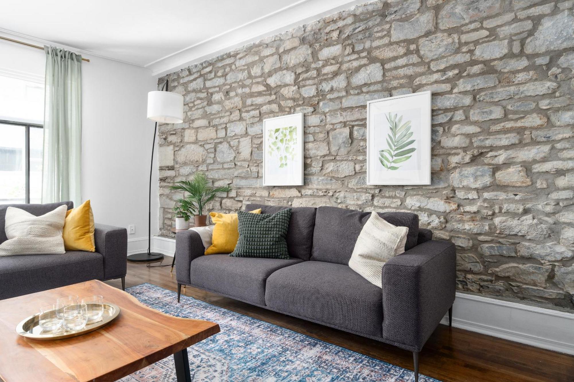 Luxurious Old Parking Patio 10 Guests Montreal
