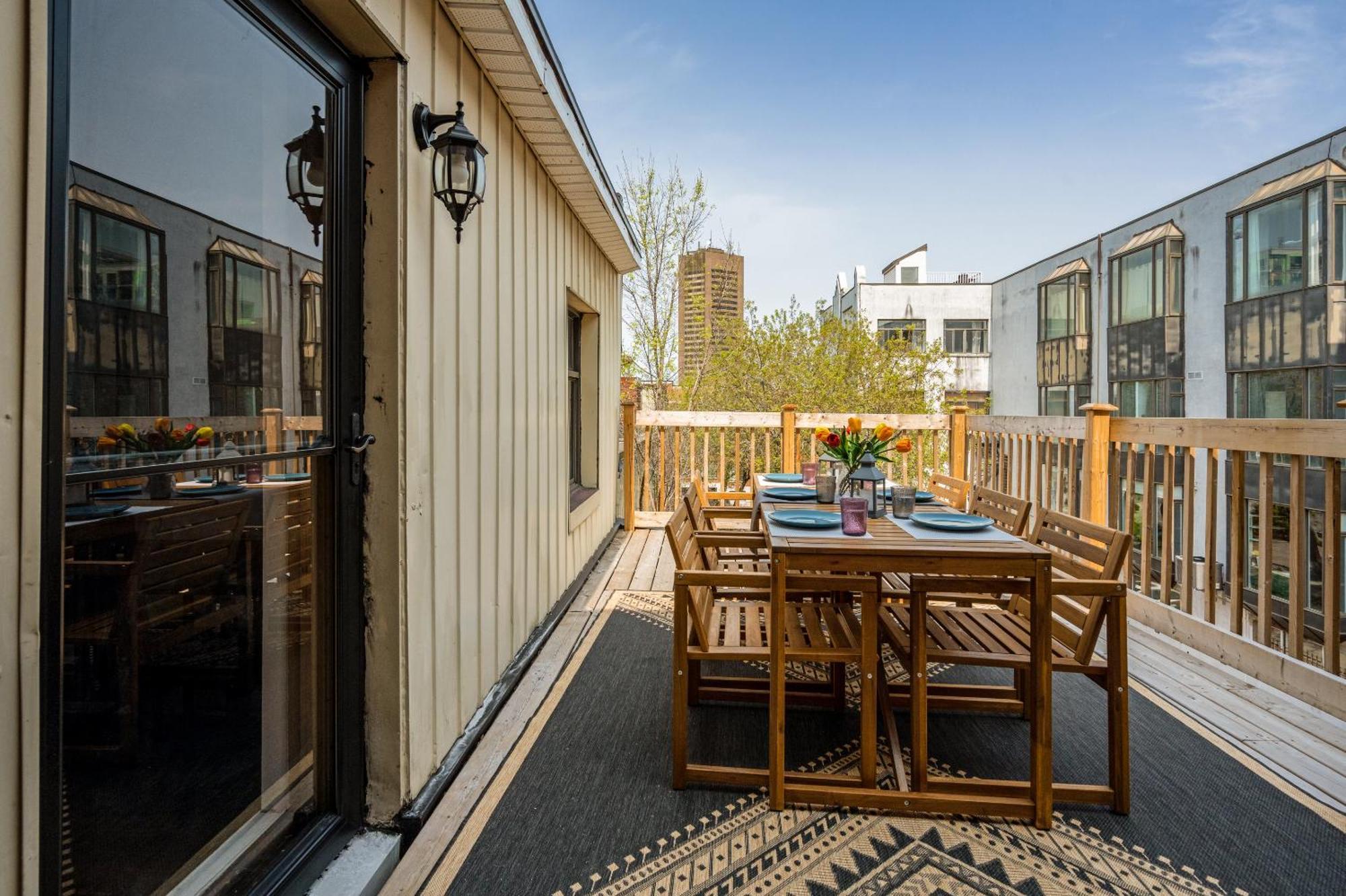 Luxurious Old Parking Patio 10 Guests