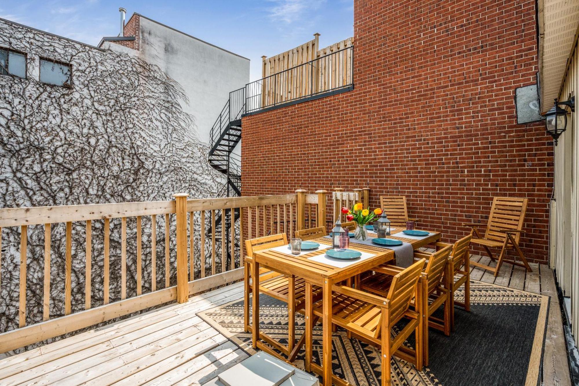 Luxurious Old Parking Patio 10 Guests Apartment