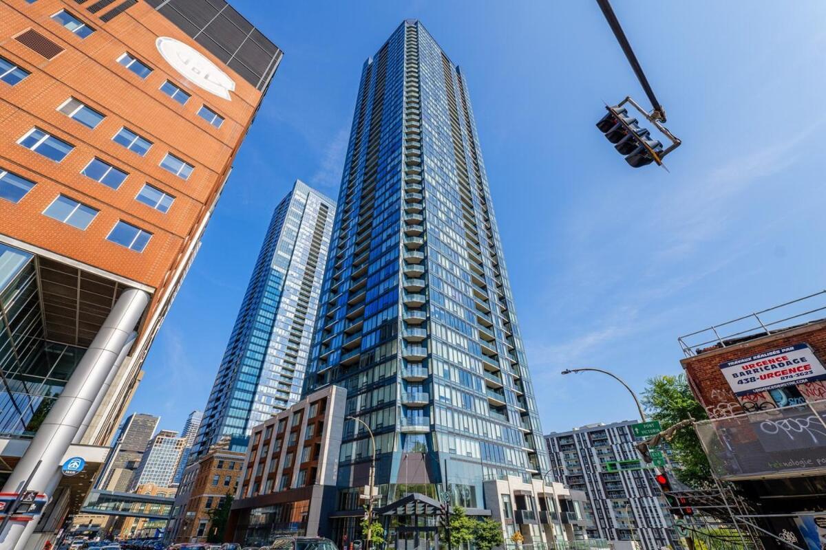 3 Bd Penthouse With View Apartment *