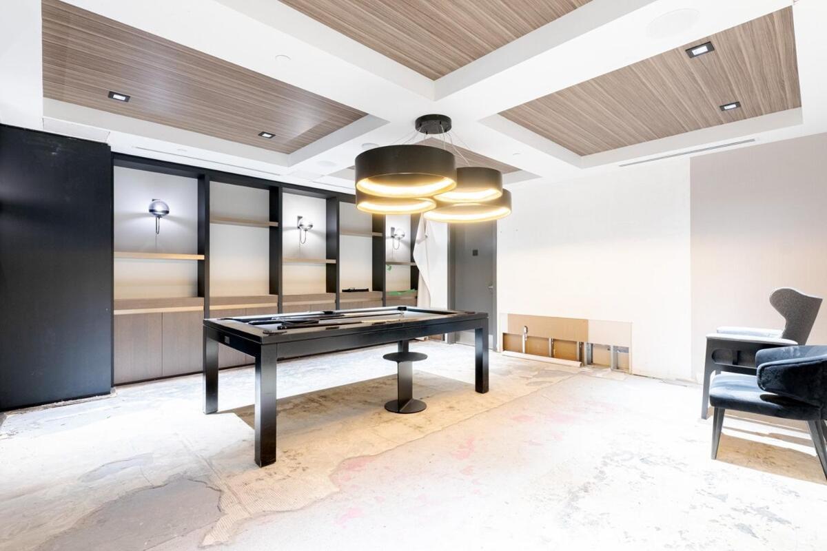 3 Bd Penthouse With View Apartment *