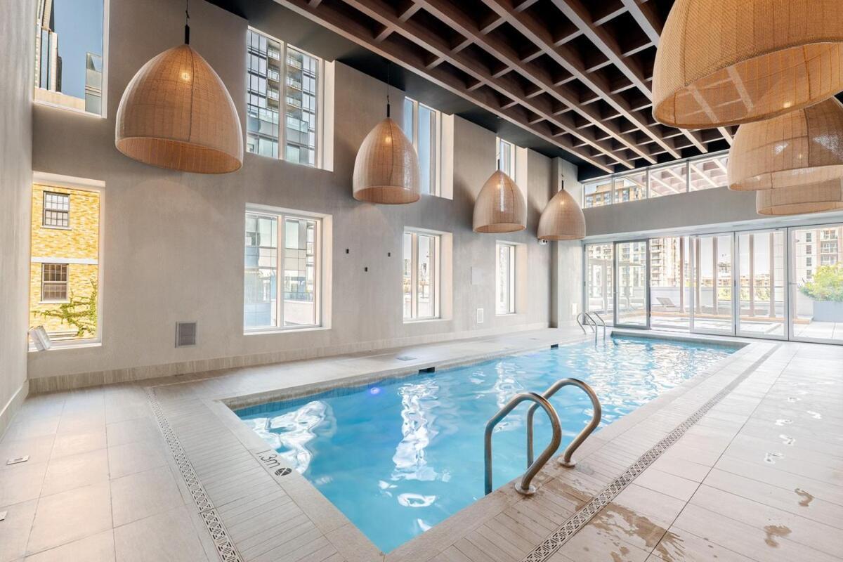 Apartment 3 Bd Penthouse With View *