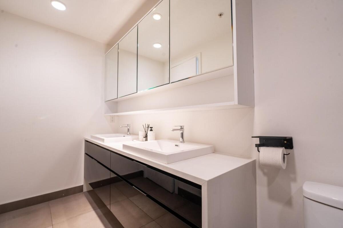 3 Bd Penthouse With View Apartment