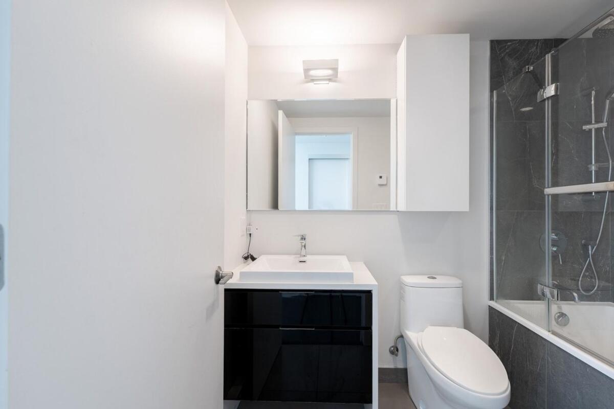 Apartment 3 Bd Penthouse With View