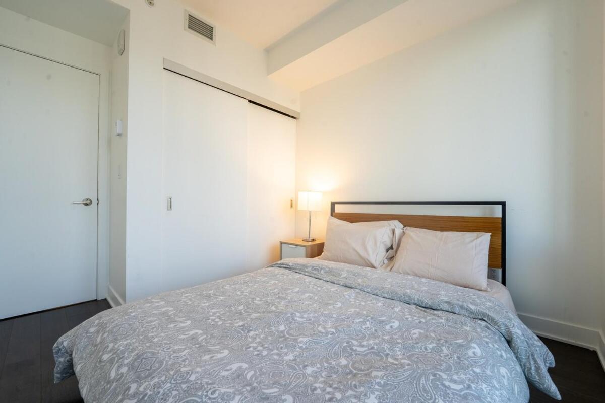 3 Bd Penthouse With View *