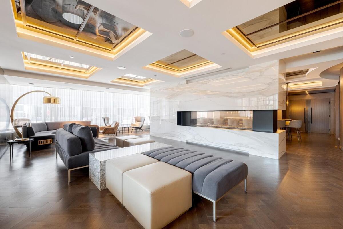 3 Bd Penthouse With View Apartment