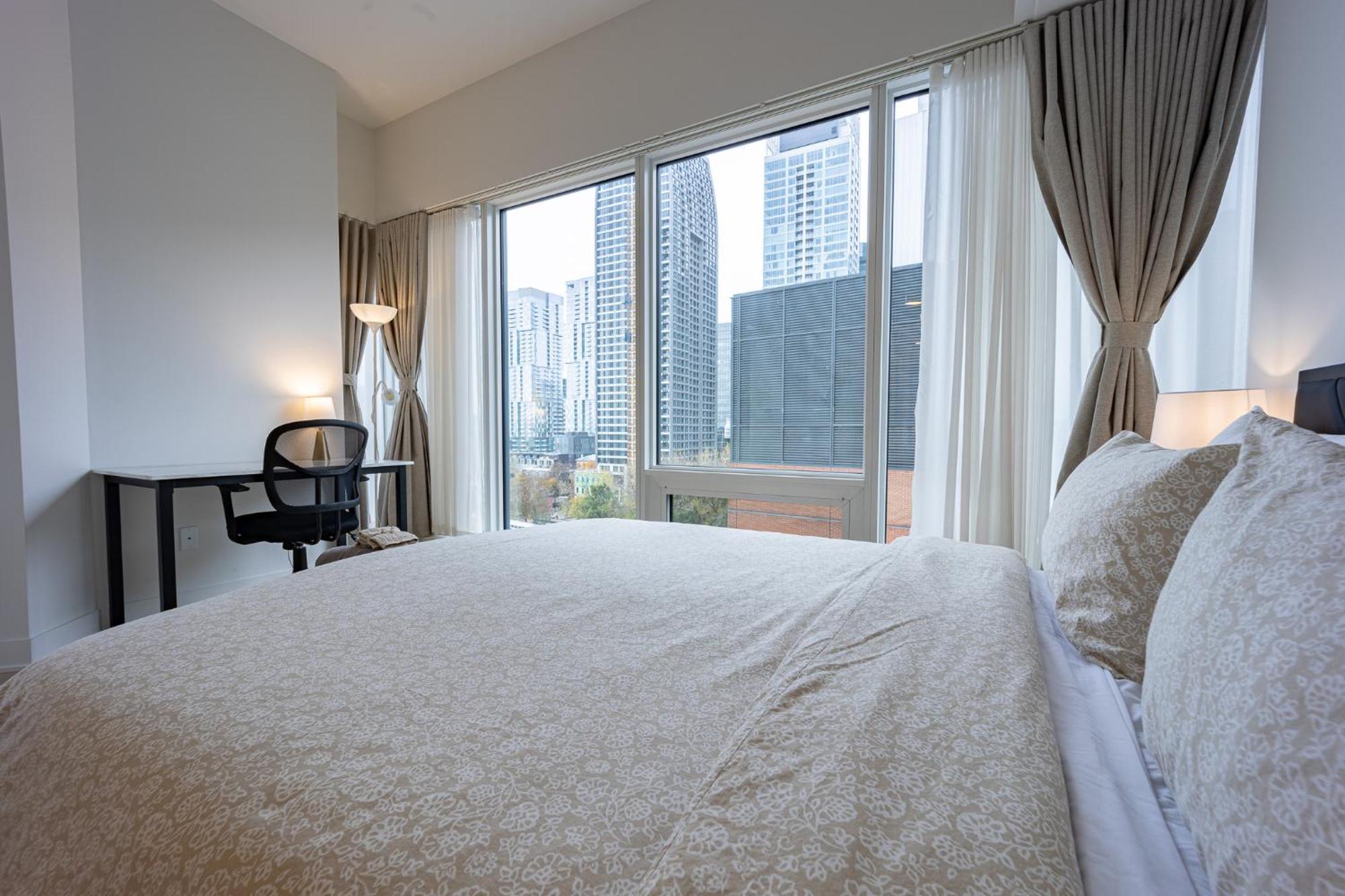 Aaa Location & Spacious 1 Bedroom With Panoramic View On The *
