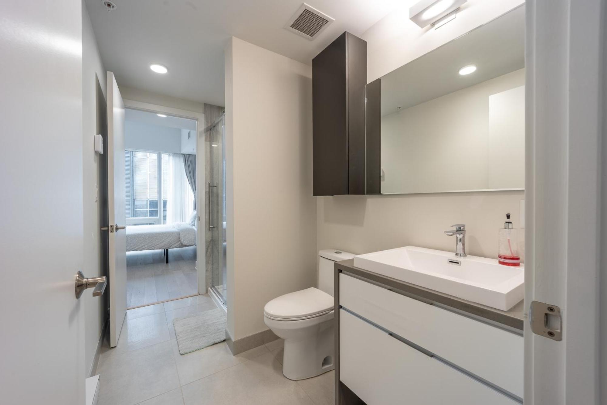 Aaa Location & Spacious 1 Bedroom With Panoramic View On The *