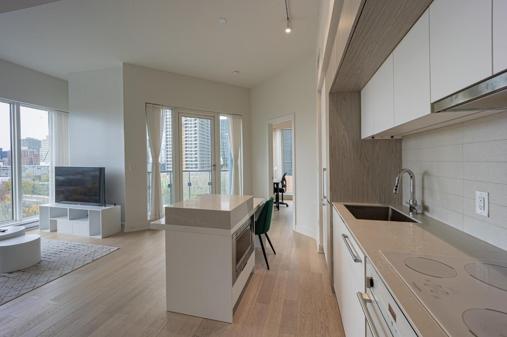 Aaa Location & Spacious 1 Bedroom With Panoramic View On The Apartment *