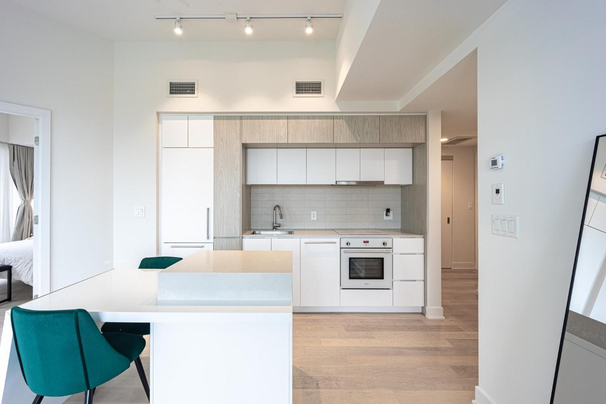 Aaa Location & Spacious 1 Bedroom With Panoramic View On The Montreal