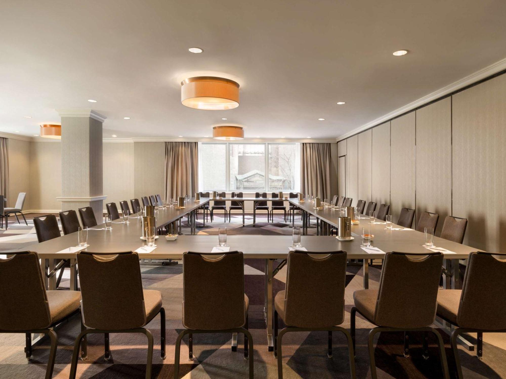 Fairmont The Queen Elizabeth 5*