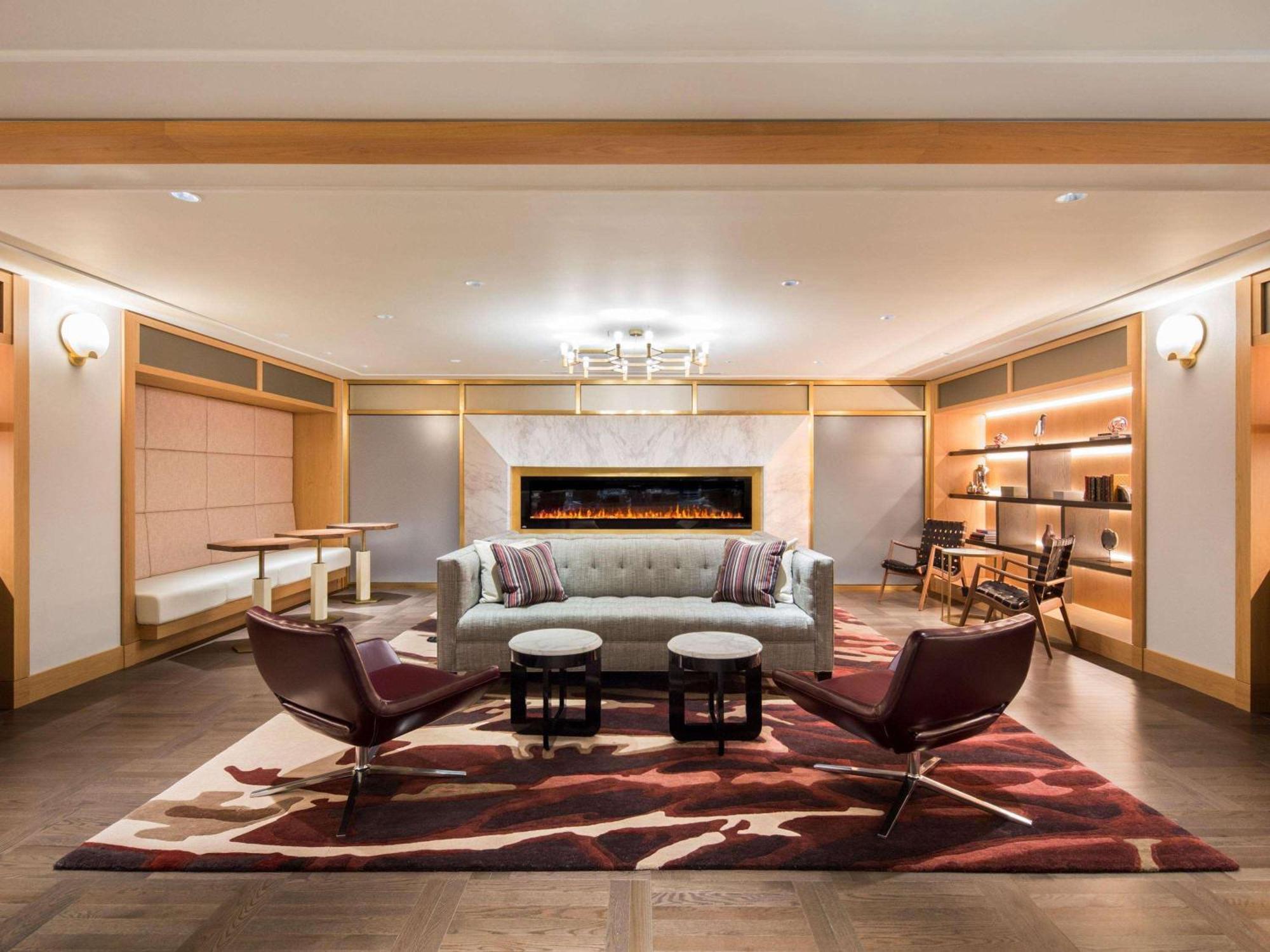 Fairmont The Queen Elizabeth 5*