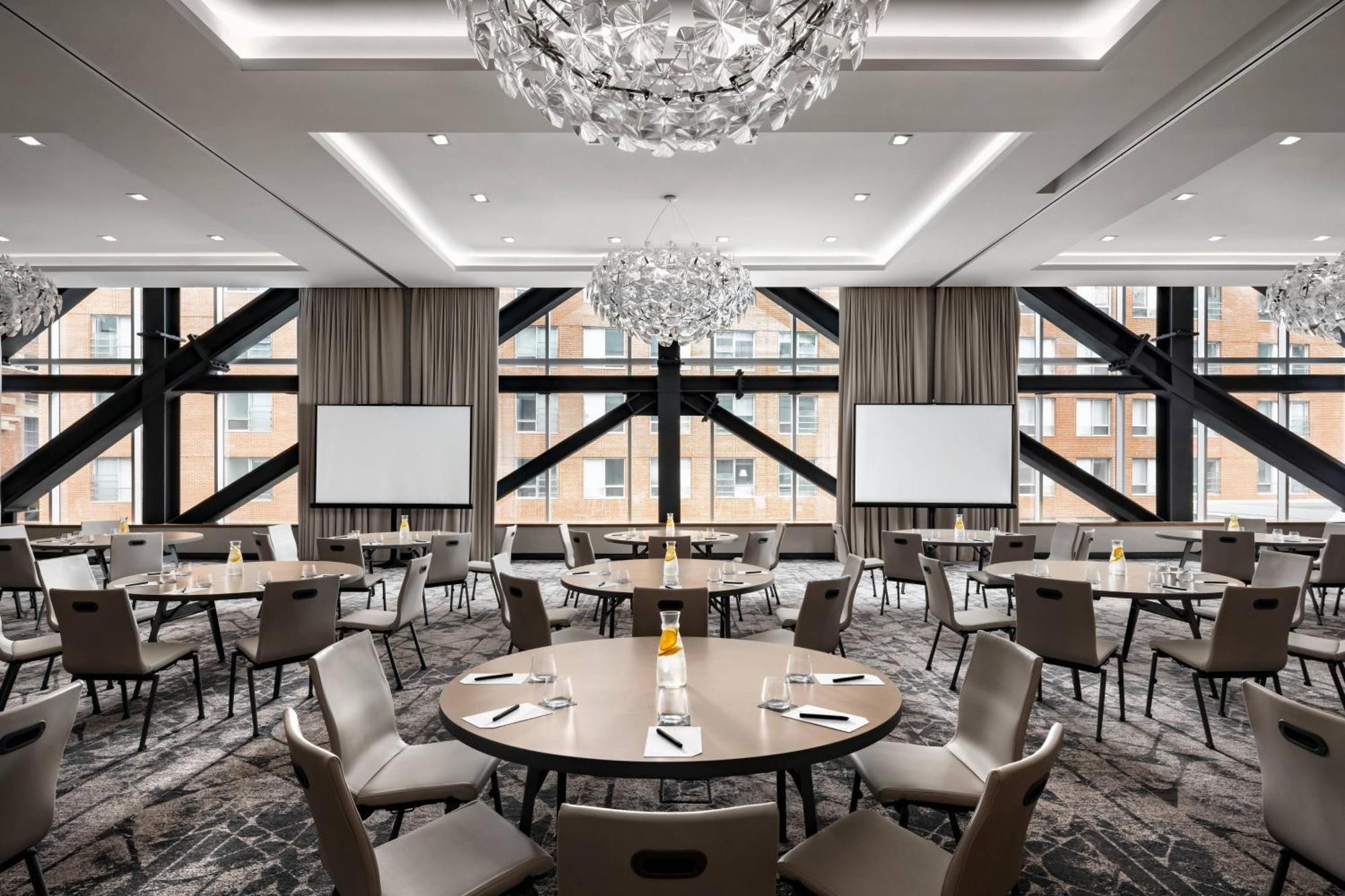 Humaniti Montreal, Autograph Collection 4*
