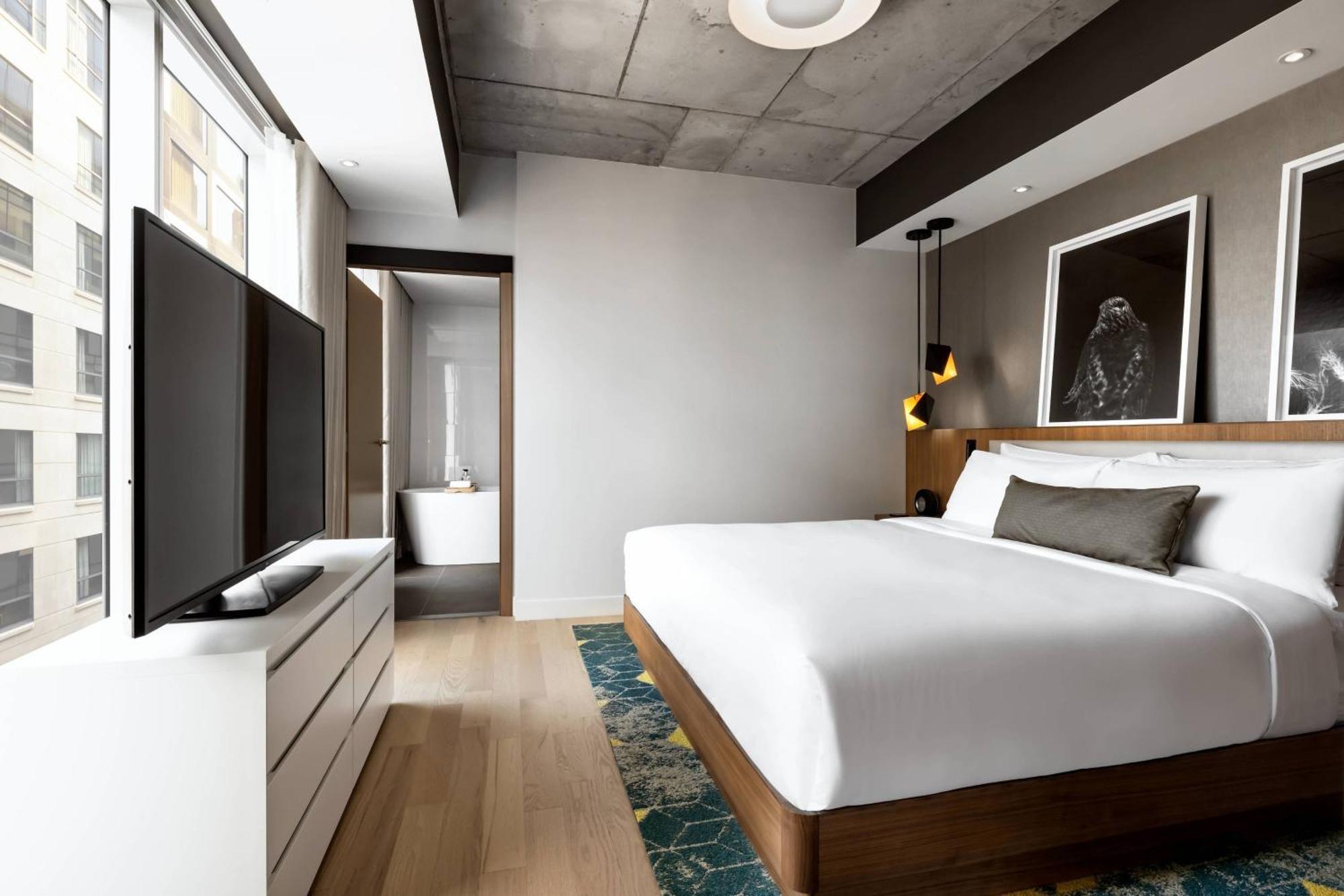 Humaniti Montreal, Autograph Collection 4* Montreal