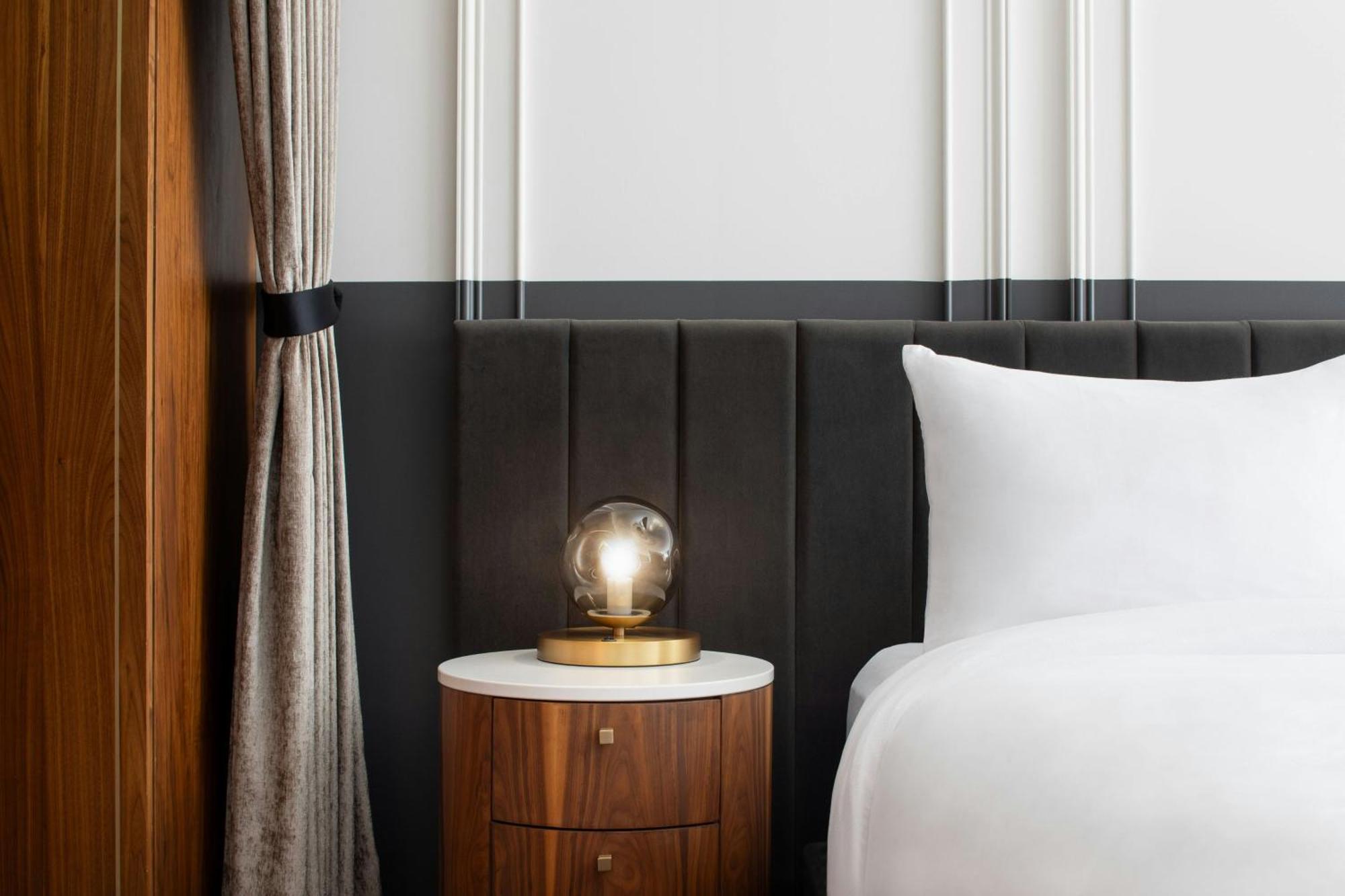 Hotel Honeyrose Hotel, Montreal, A Tribute Portfolio