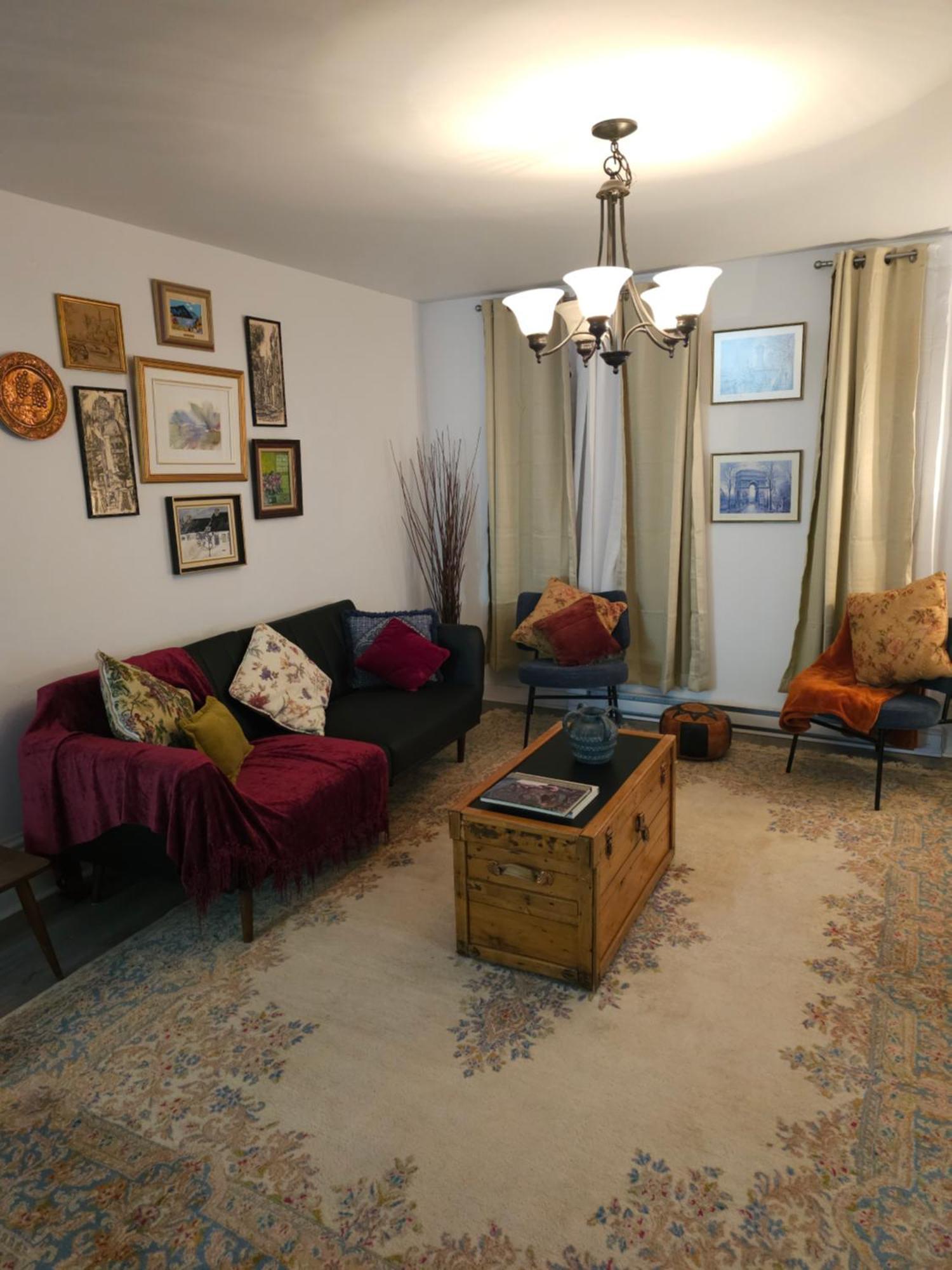Rustique Duplex Downtown Apartment *