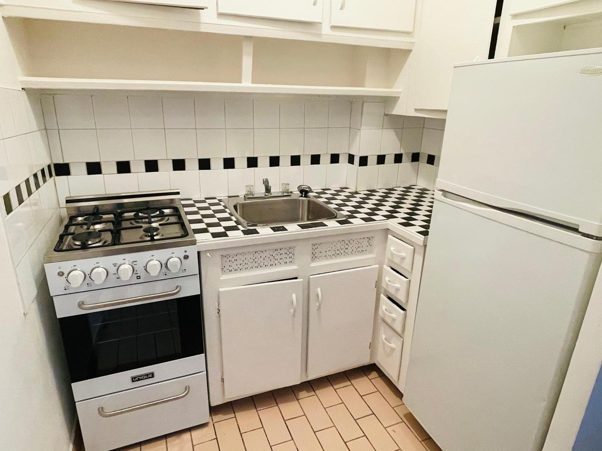 Stylish Comfortable In The Golden Square Mile * Montreal