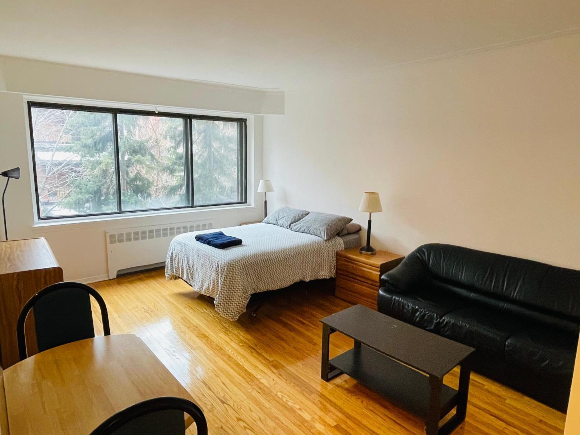 Apartment Stylish Comfortable In The Golden Square Mile Montreal