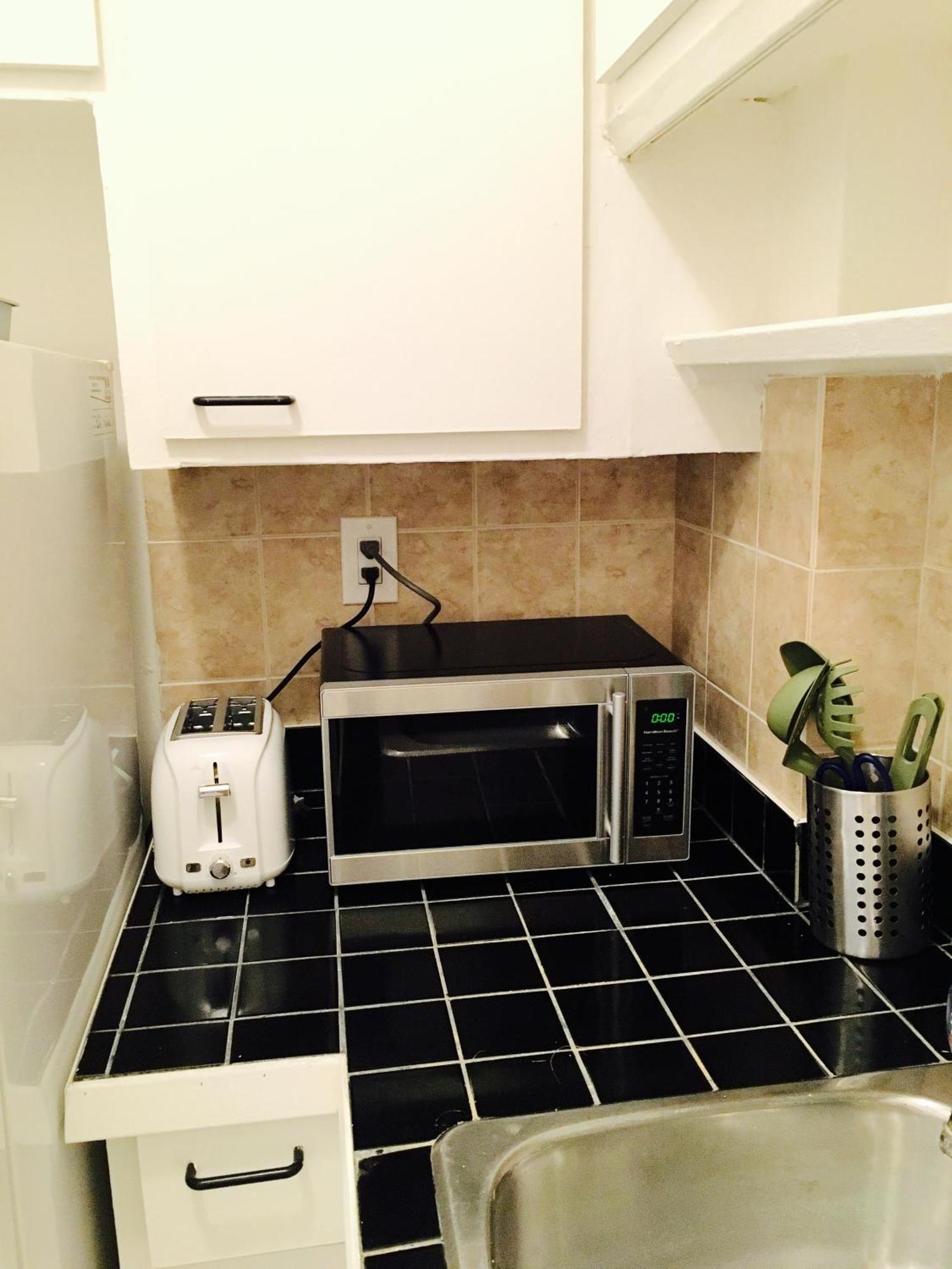 Stylish Comfortable In The Golden Square Mile Apartment *