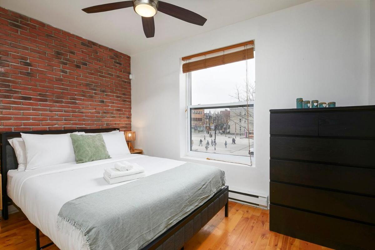 Charming In Prime Location - Plateau Mont Royal Apartment *