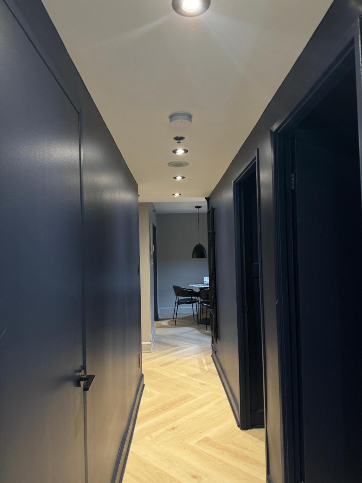 Beautiful In Heart Of Apartment *