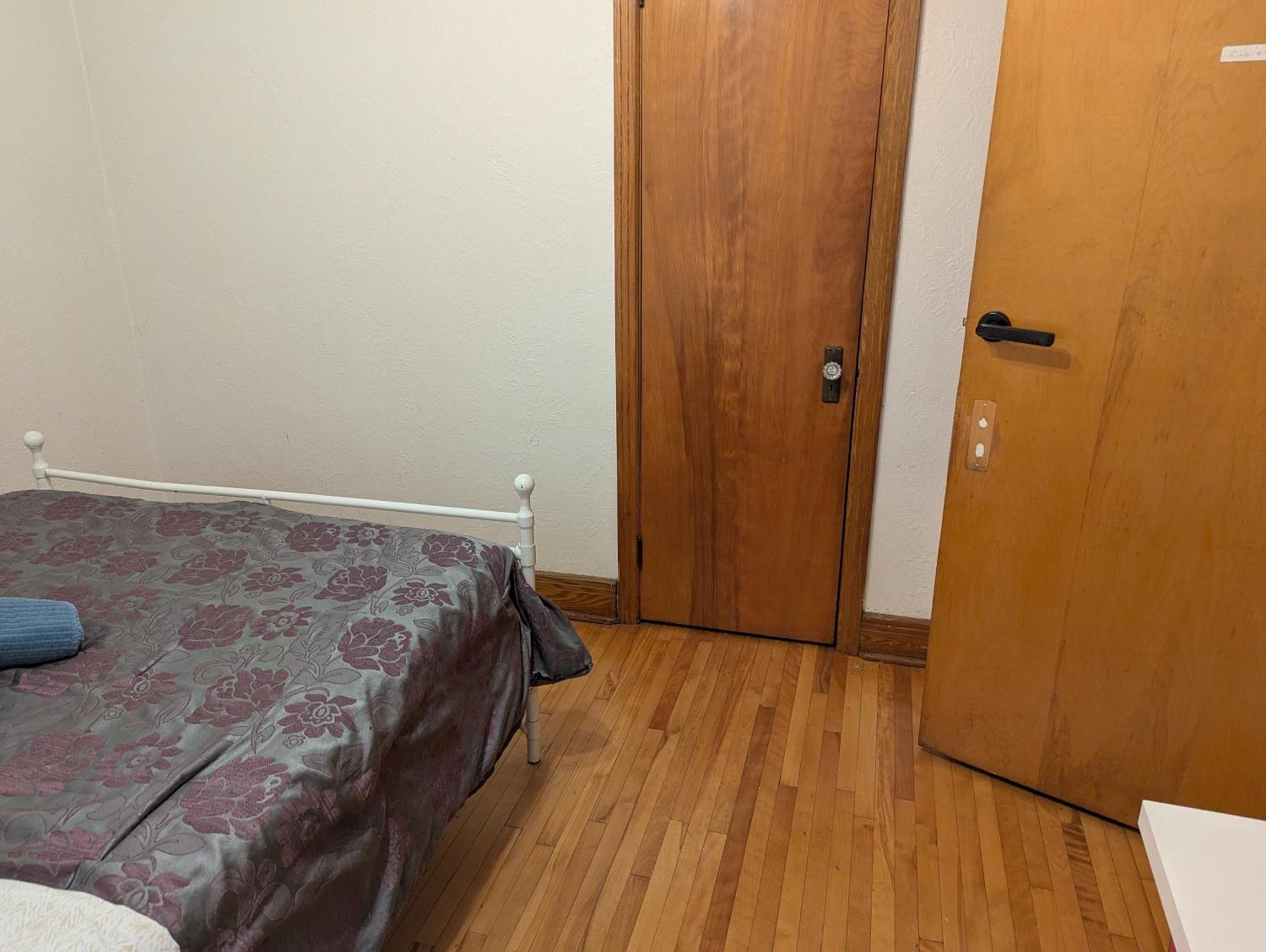 Bright Near Metro Monk Station With Self Check-in * Montreal
