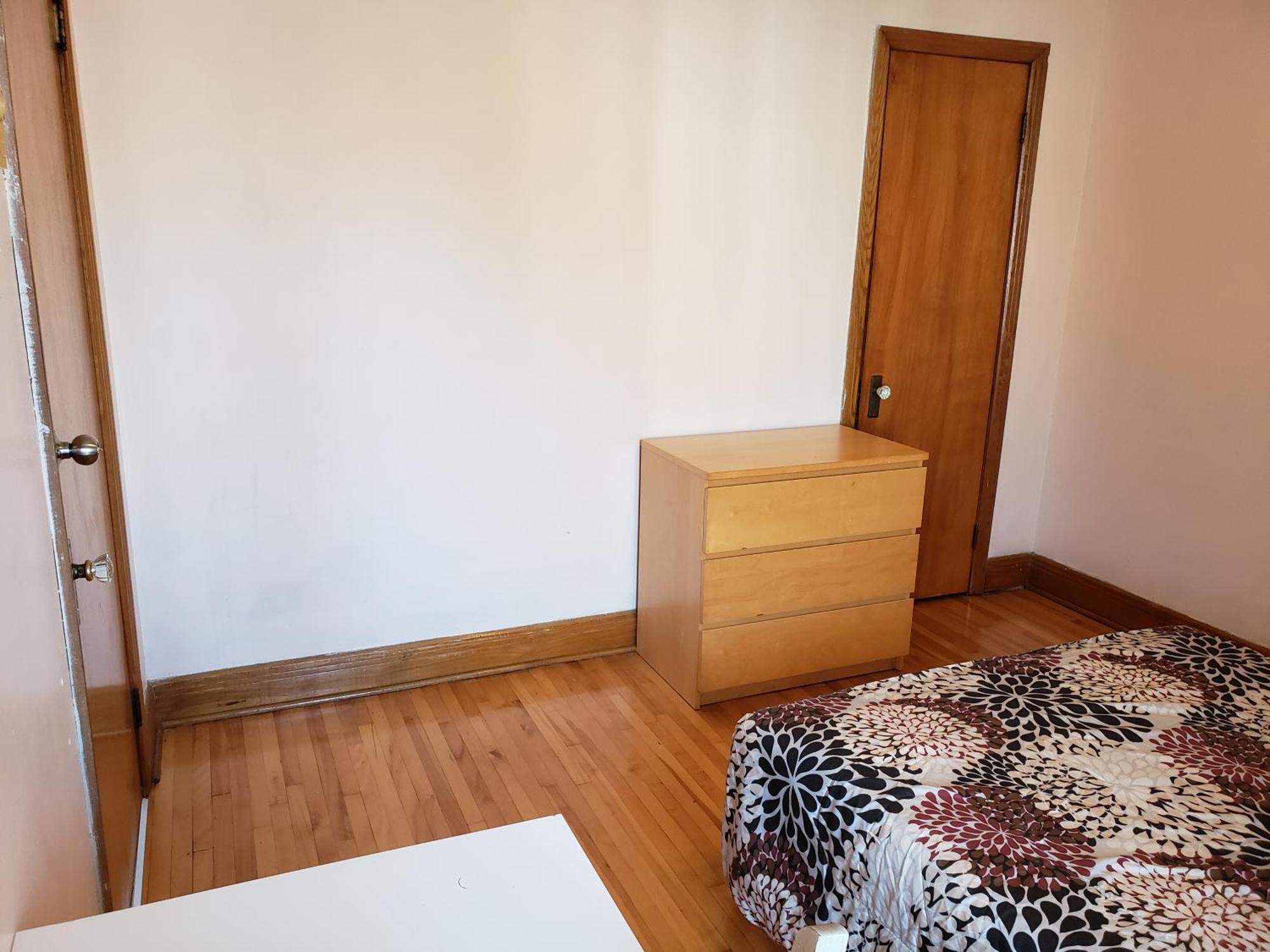 Bright Near Metro Monk Station With Self Check-in Guest house *