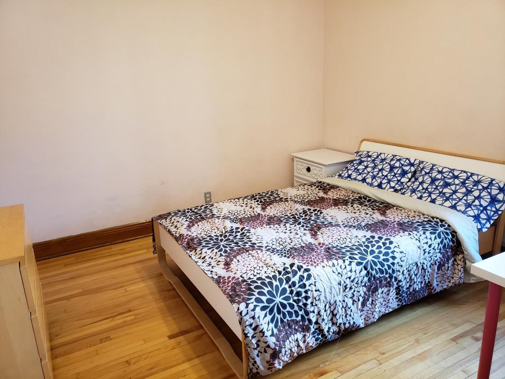 Guest house Bright Near Metro Monk Station With Self Check-in *