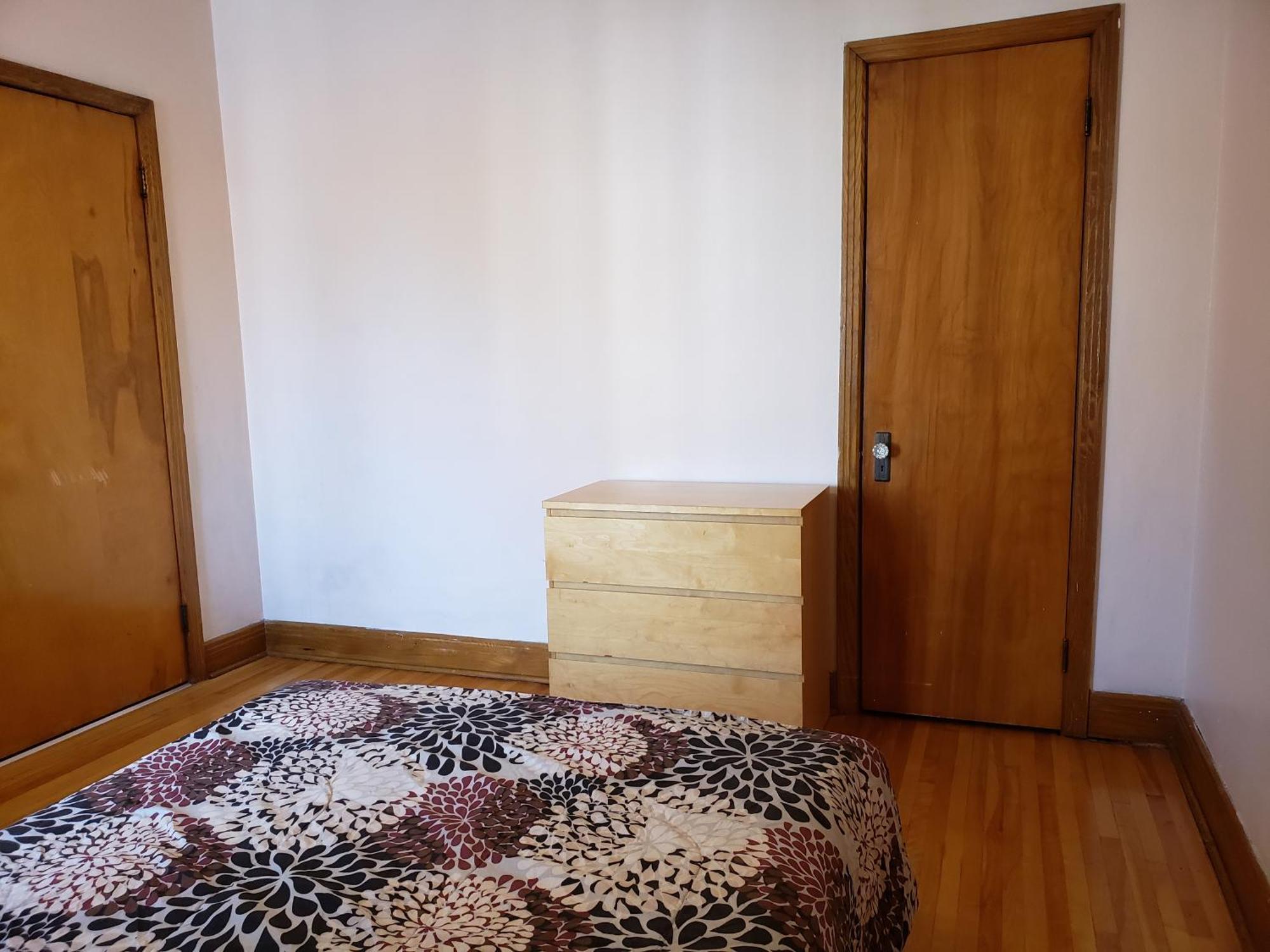 Bright Near Metro Monk Station With Self Check-in Guest house Montreal