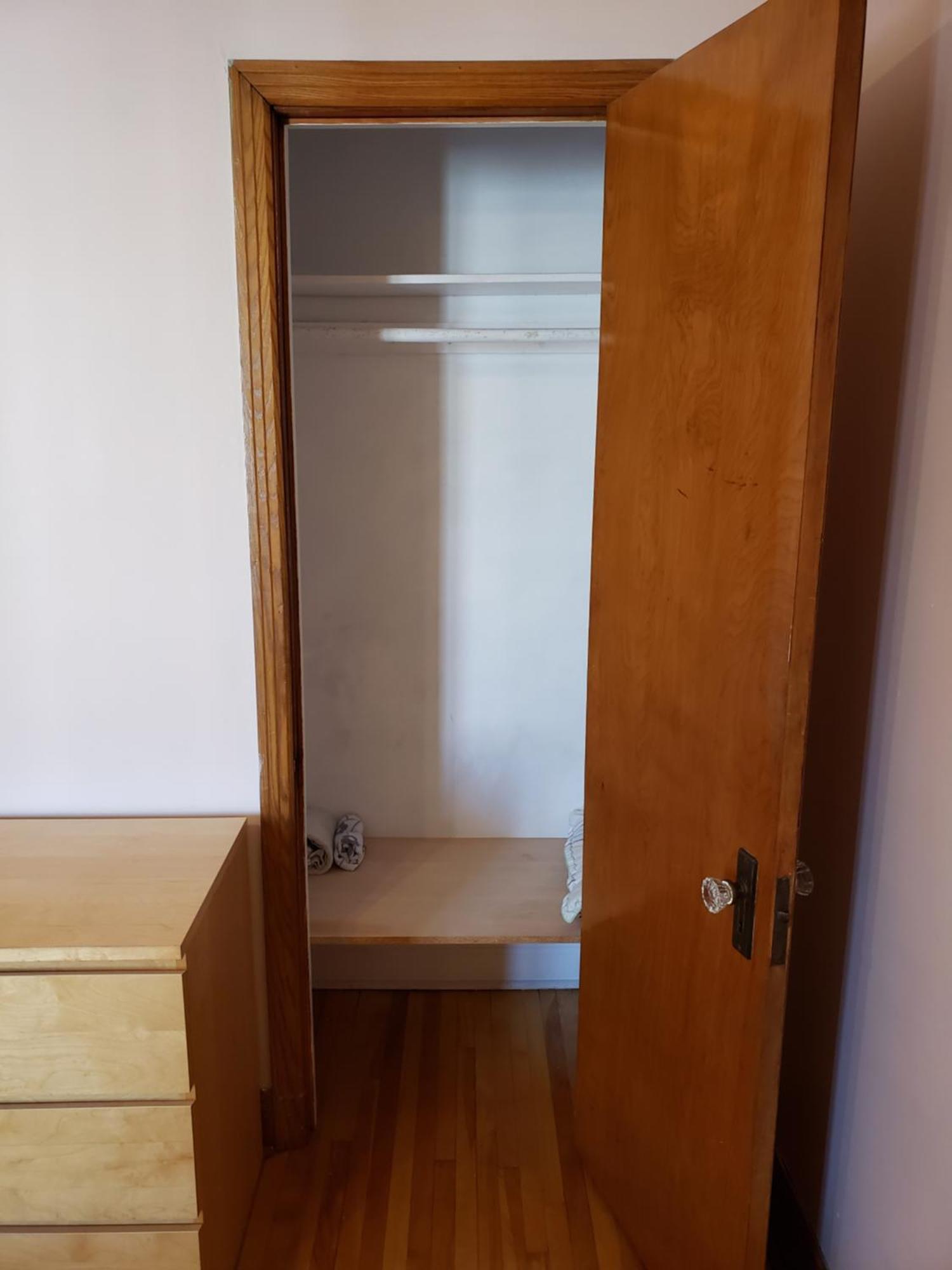 Bright Near Metro Monk Station With Self Check-in Guest house